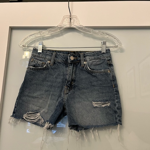 Forever 21 Kids Distressed Jean Sorts, Girls Size 7/8 - Picture 1 of 7